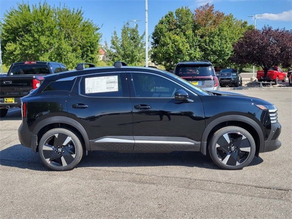 New 2026 Nissan Kicks SR SUV