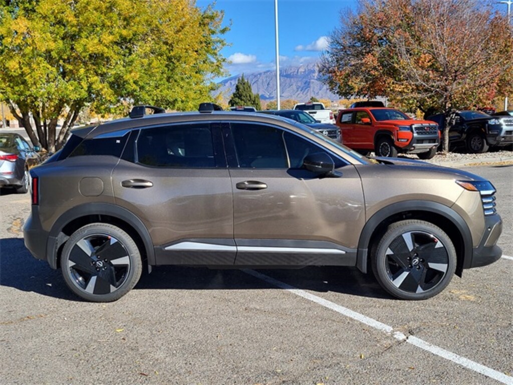New 2026 Nissan Kicks SR SUV