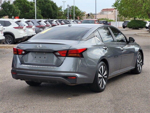2021 Nissan Altima 2.5 SV photo 2