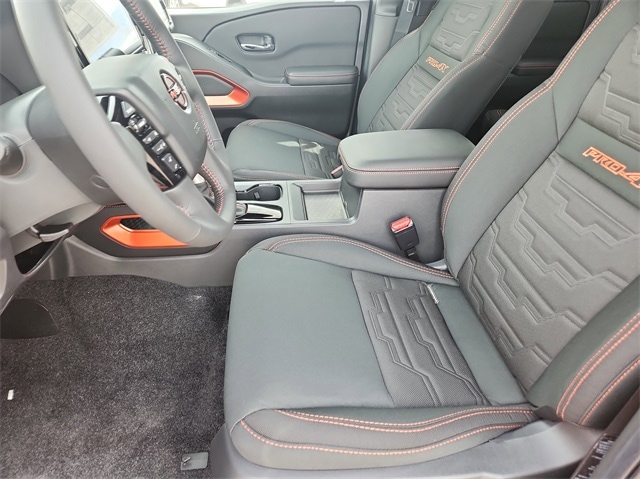 Frontier Crew Cab PRO-4X