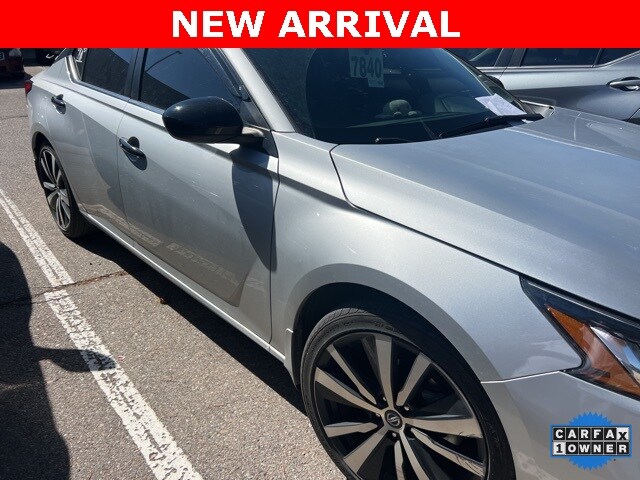 2022 Nissan Altima 2.5 SR photo 2