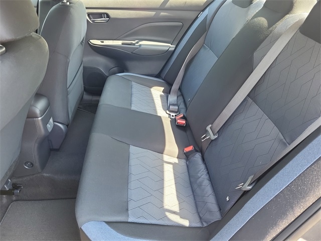 Versa Sedan SV