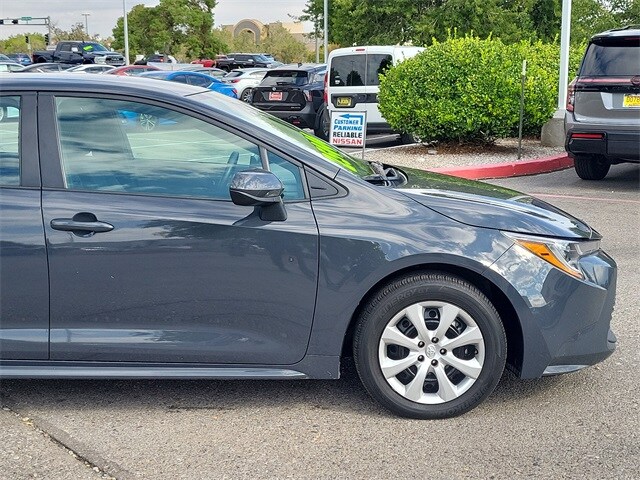 2024 Toyota Corolla LE photo 2