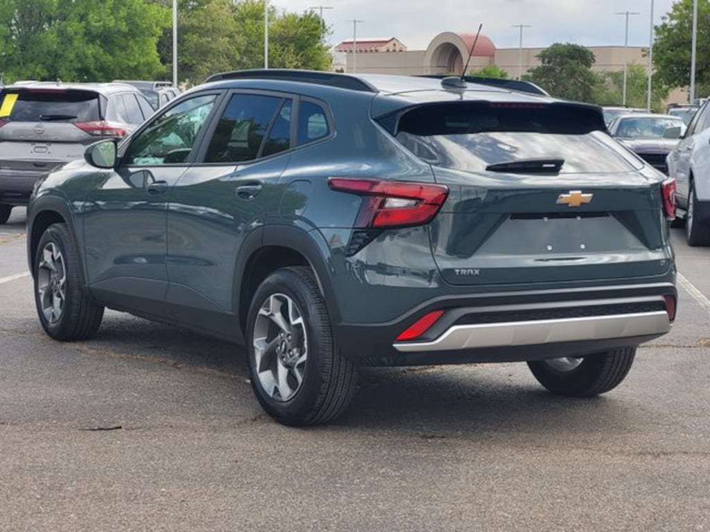 Used 2025 Chevrolet Trax LT SUV