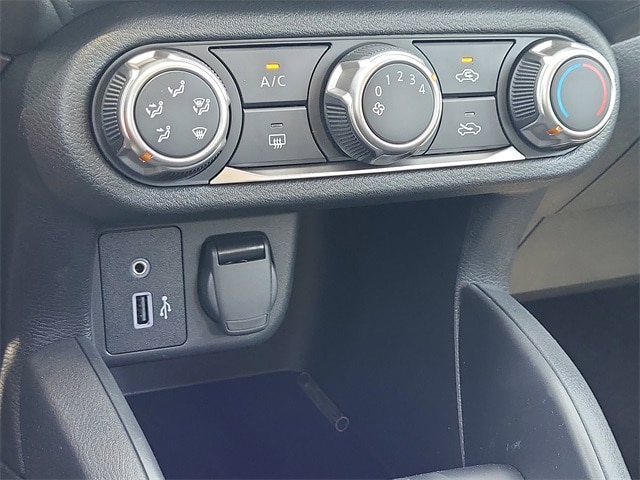 Versa Sedan S