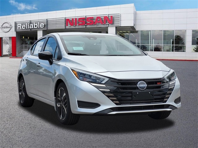 Versa Sedan SR