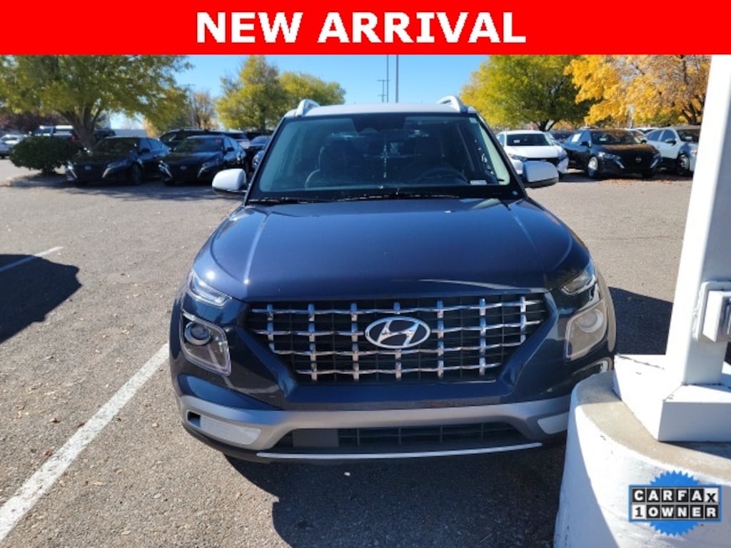 Used 2025 Hyundai Venue Limited SUV
