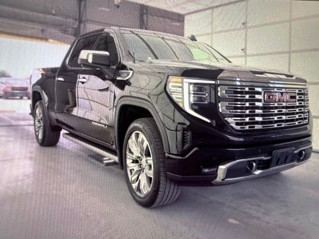 2023 GMC Sierra 4WD Crew Cab Short Box Denali's photo