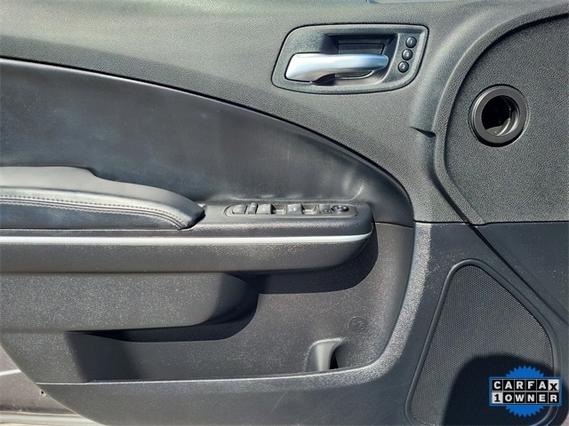 Charger SXT