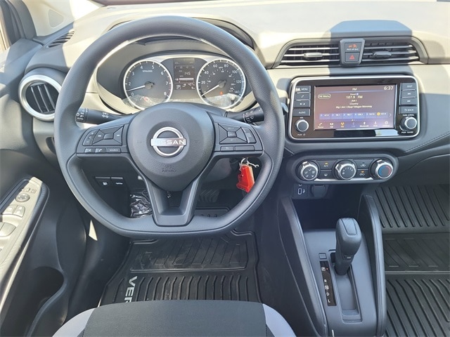 Versa Sedan S