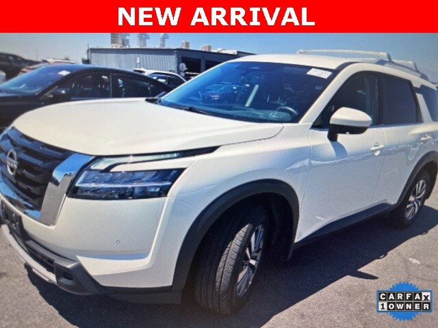 2024 Nissan Pathfinder SL photo 3
