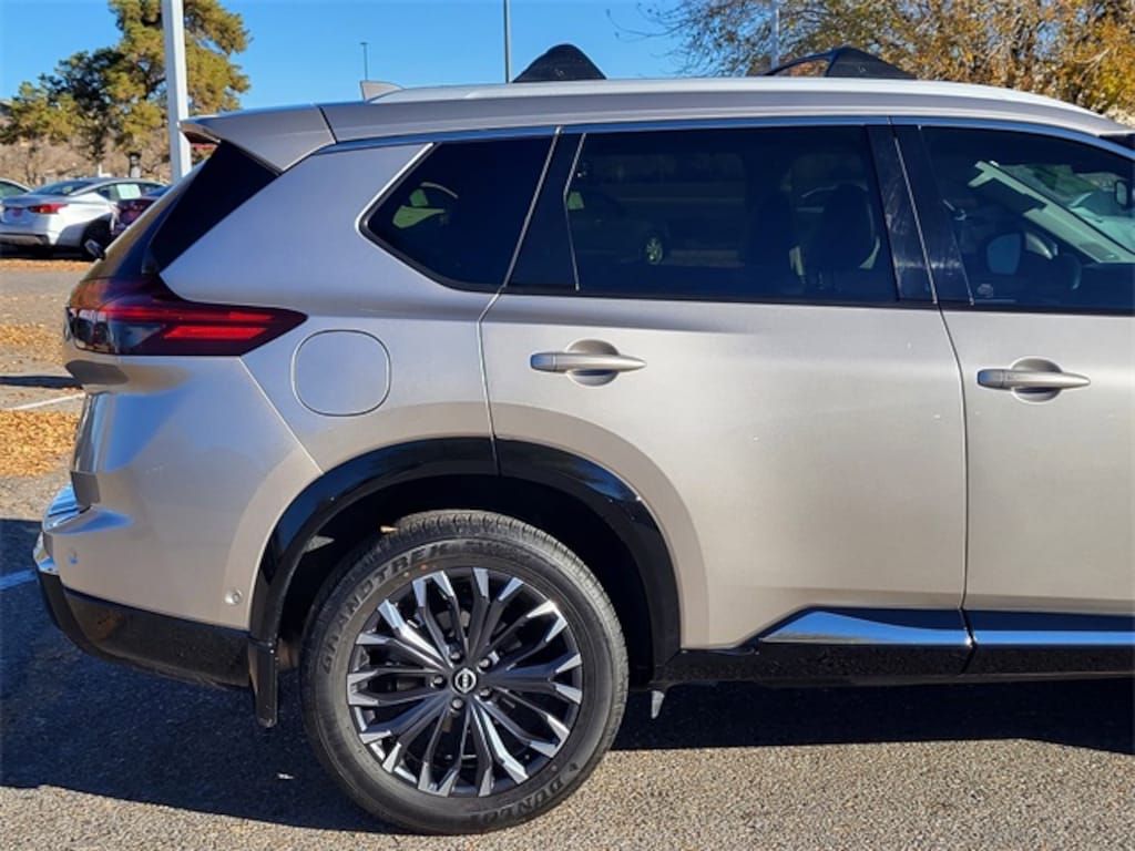 Used 2025 Nissan Rogue Platinum SUV