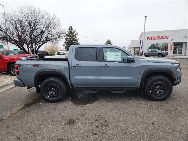2025 Nissan Frontier PRO-4X photo 2