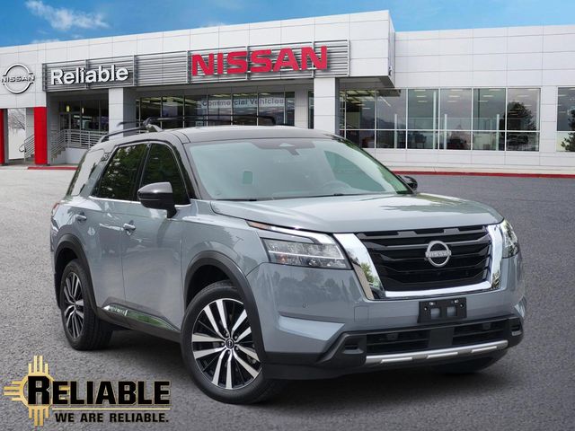 2024 Nissan Pathfinder Platinum 4WD's photo