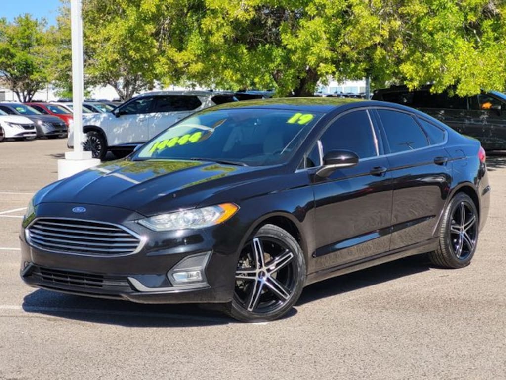 Used 2019 Ford Fusion SE Sedan