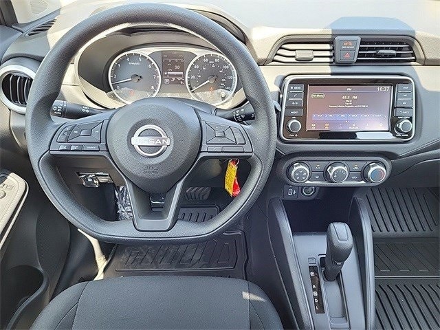 Versa Sedan S