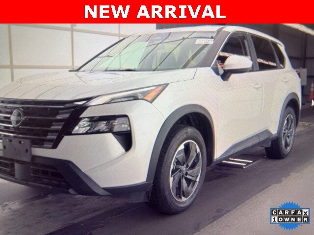 2024 Nissan Rogue SV photo 2