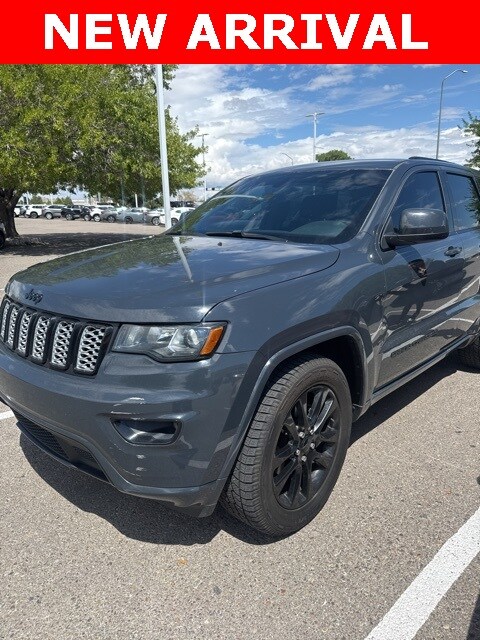 2018 Jeep Grand Cherokee Altitude photo 2