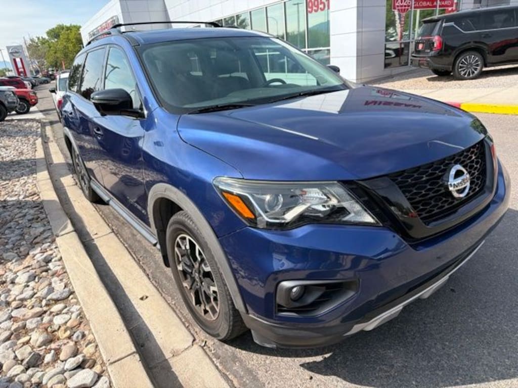 Used 2020 Nissan Pathfinder SL SUV