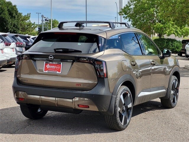 2026 Nissan Kicks SR photo 2