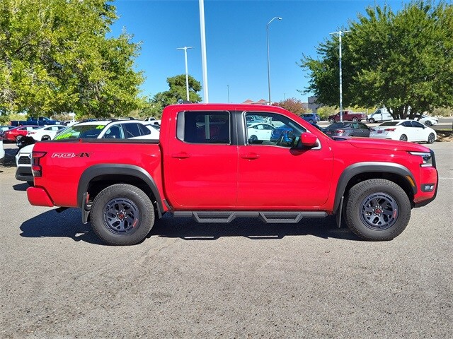 2025 Nissan Frontier PRO-4X photo 3