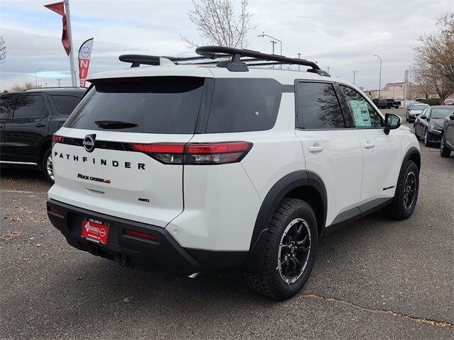 2025 Nissan Pathfinder Rock Creek photo 3