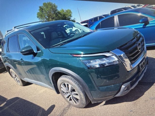 2022 Nissan Pathfinder SL 2WD's photo