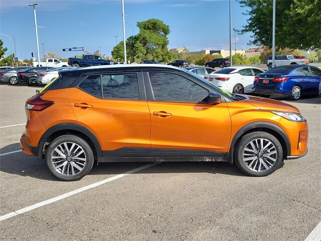 2024 Nissan Kicks SV photo 2