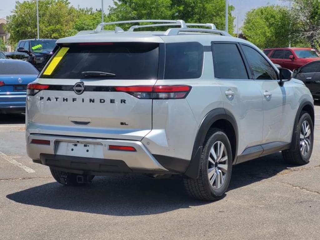 Used 2022 Nissan Pathfinder SL SUV