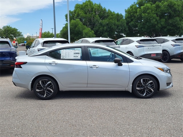 Versa Sedan SR