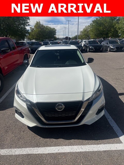 2021 Nissan Altima SR photo 2