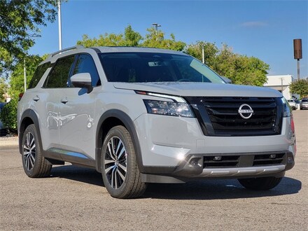 2025 Nissan Pathfinder Platinum SUV