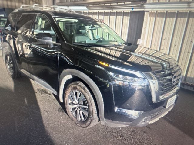 2025 Nissan Pathfinder SL FWD