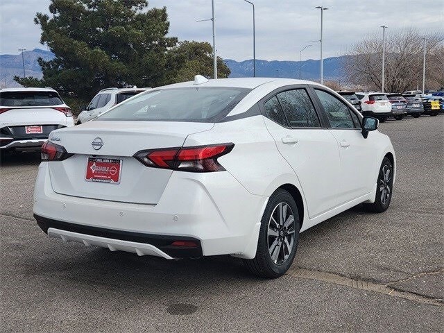 2025 Nissan Versa 1.6 SV photo 3
