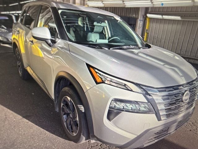 2025 Nissan Rogue SV FWD's photo
