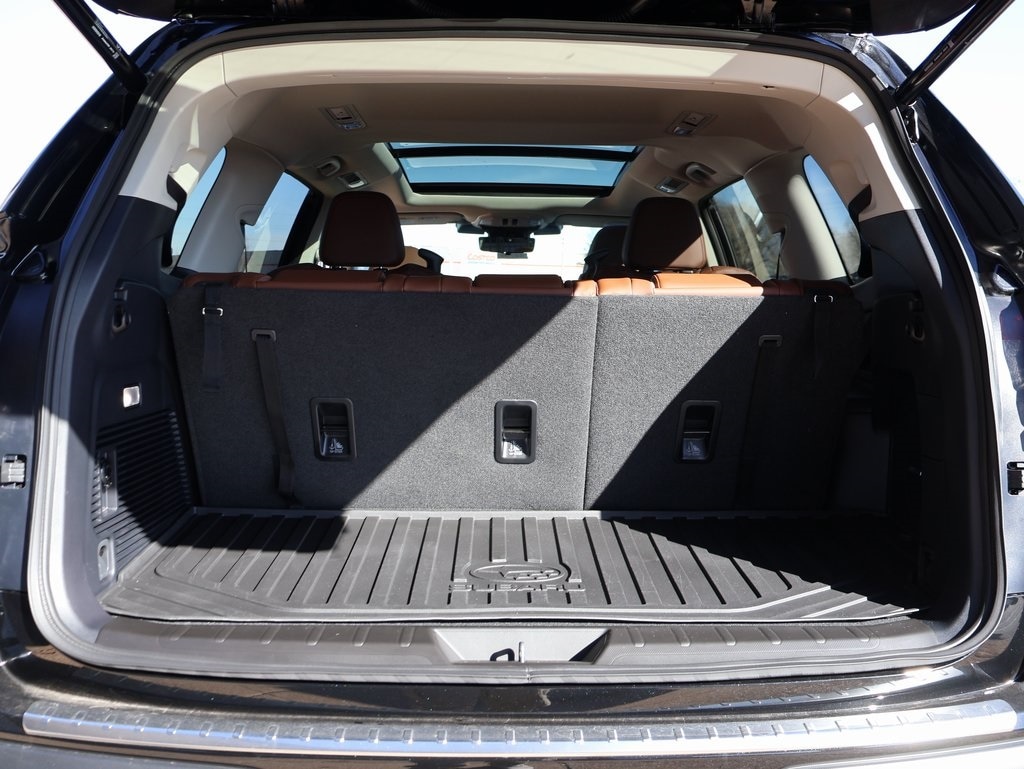 New 2026 Crystal Black Silica Subaru Touring 7-Passenger image 15