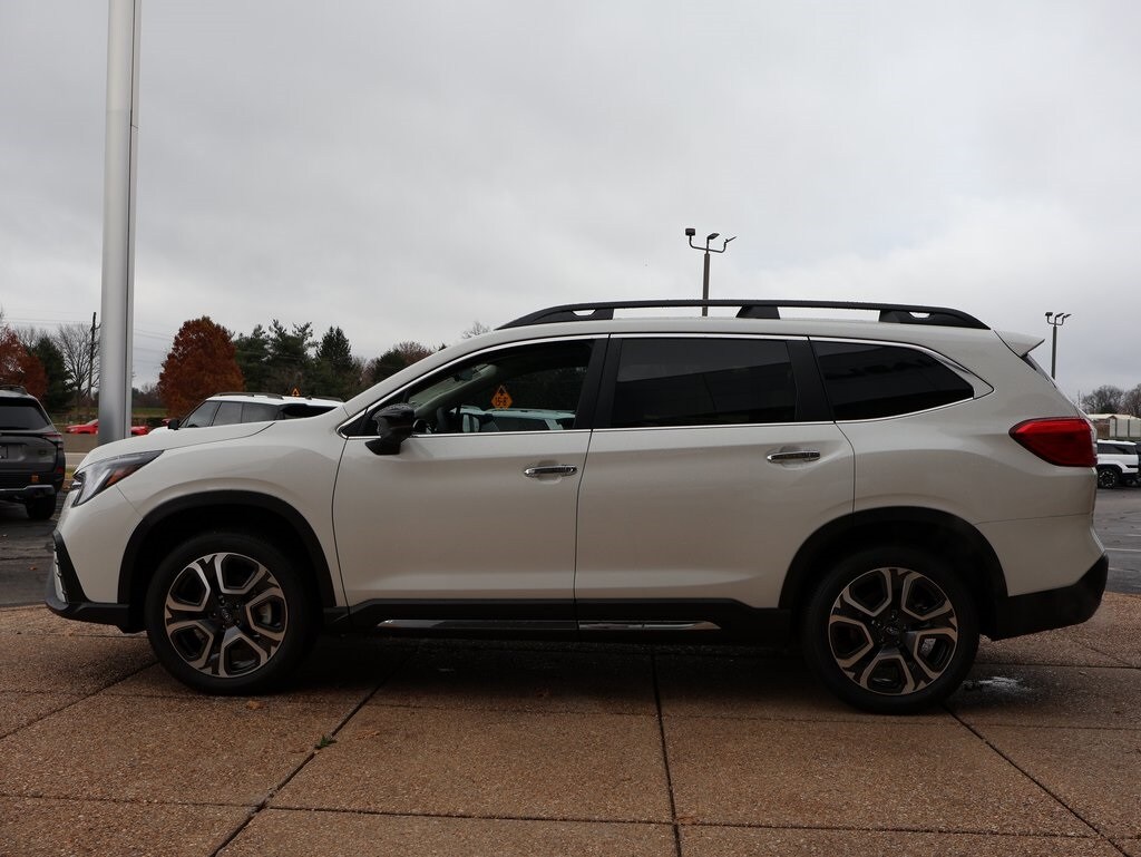 2025 Subaru Ascent Touring photo 2