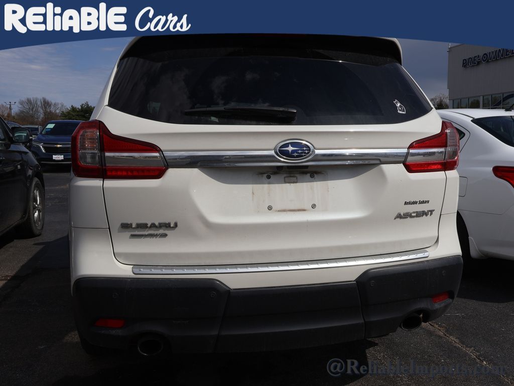 Used 2019 Crystal White Pearl Subaru Premium 8-Passenger image 17