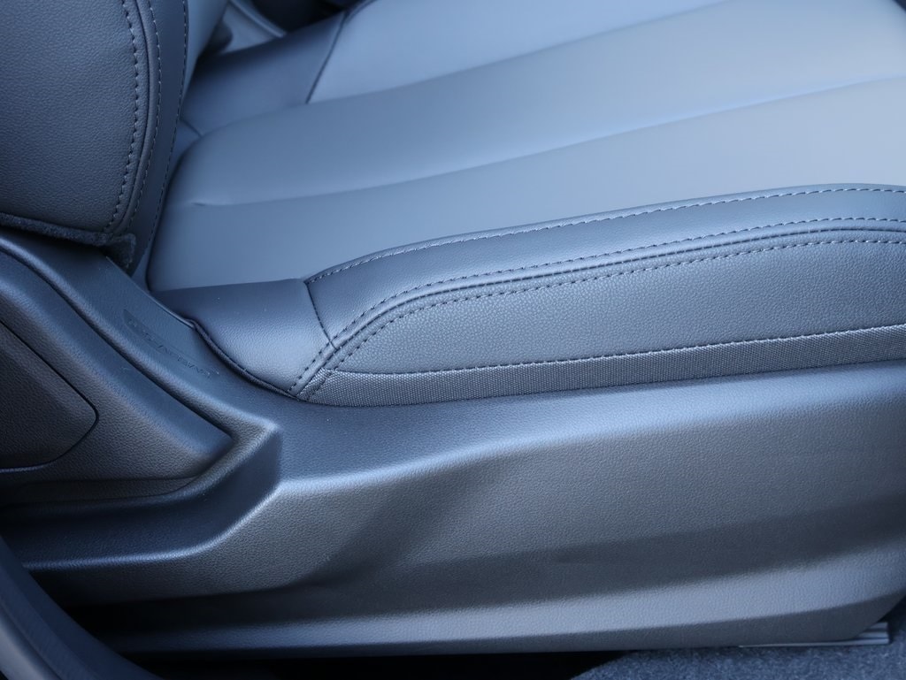 New 2026 Crystal Black Silica Subaru Premium image 13