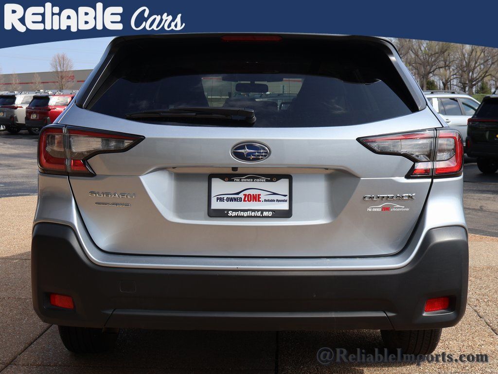 Used 2025 Ice Silver Metallic Subaru Premium image 5