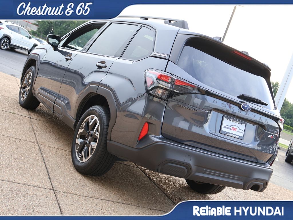 Used 2025 Gray Metallic Subaru Premium image 4