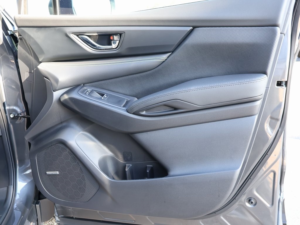 New 2026 Magnetite Gray Subaru Onyx Edition Touring 7-Passenger image 9