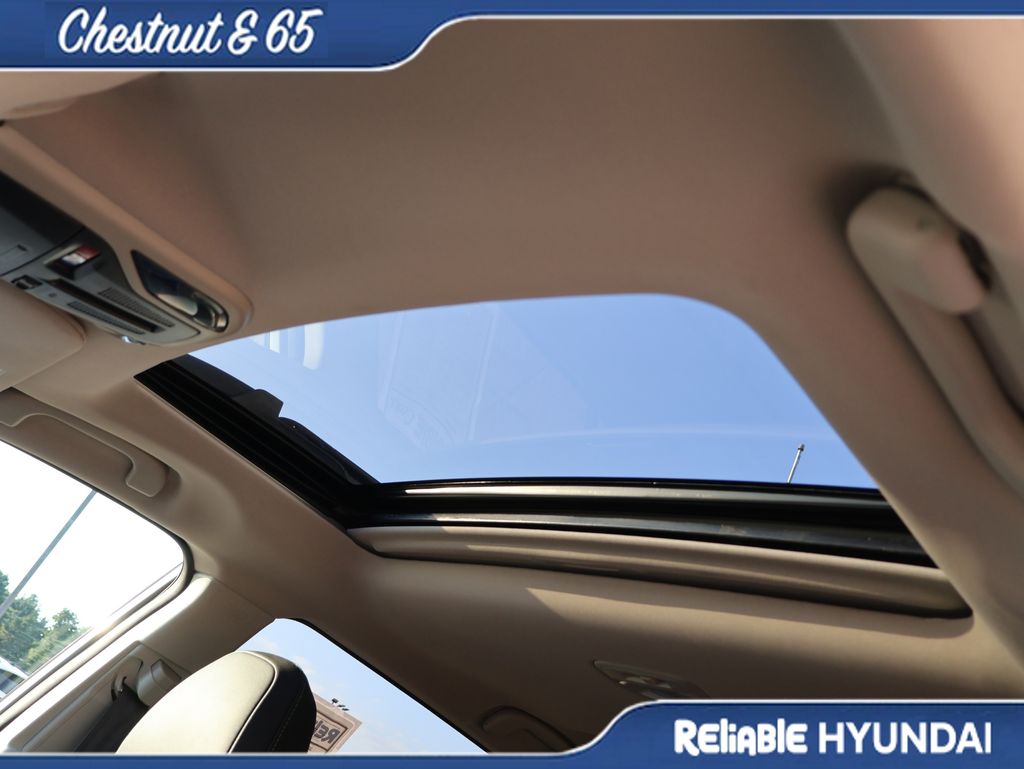 Used 2024 Crystal White Pearl Subaru Onyx Edition image 26