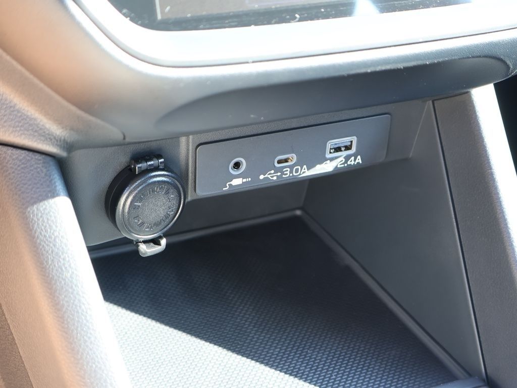 New 2026 Ceramic White Subaru Base image 34