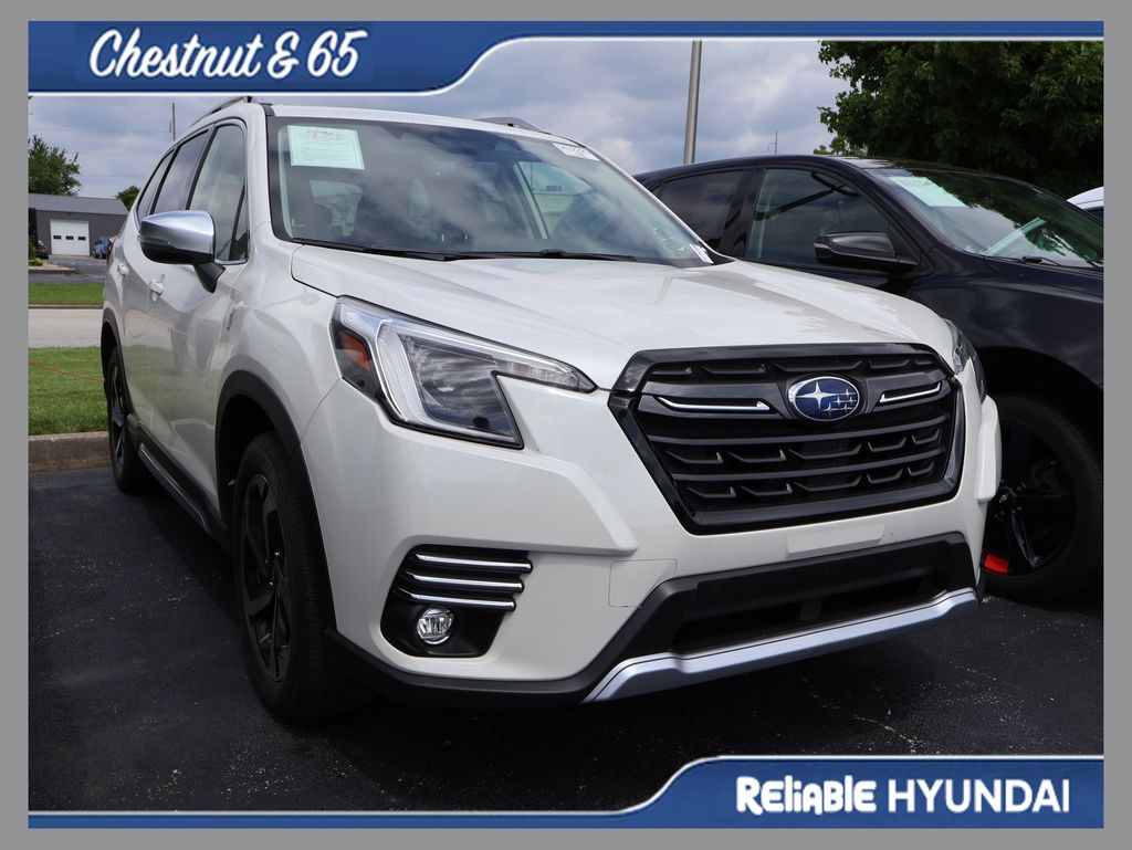 2023 Subaru Forester Touring's photo