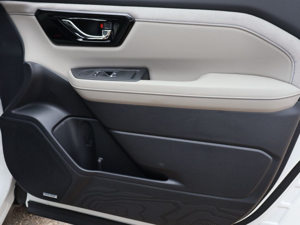 New 2026 Crystal White Pearl Subaru Limited image 9