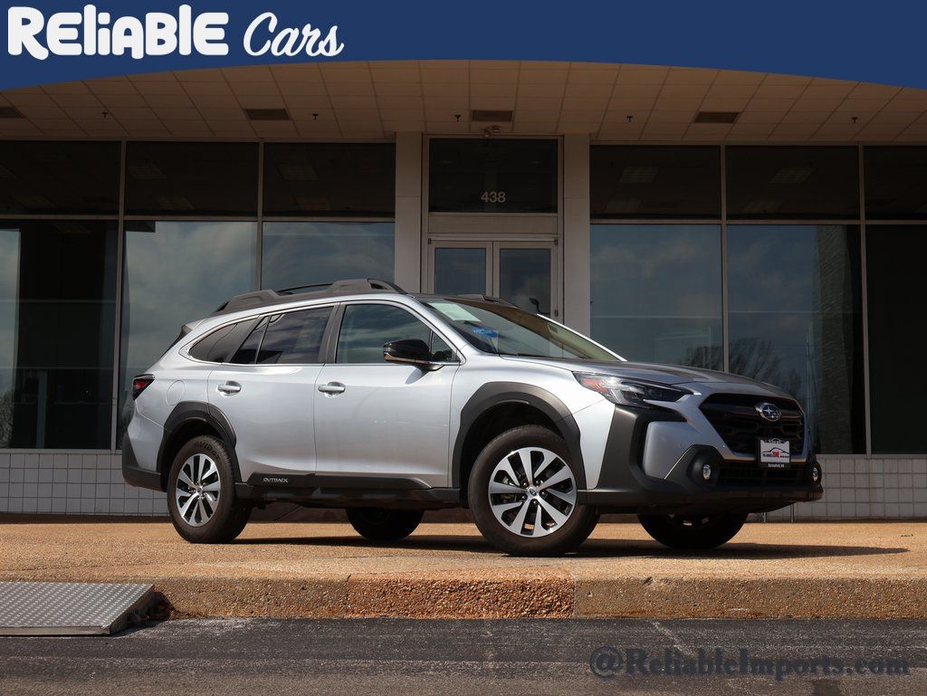 Used 2025 Ice Silver Metallic Subaru Premium image 2