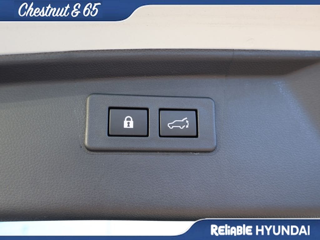 Used 2024 Crystal White Pearl Subaru Onyx Edition image 16