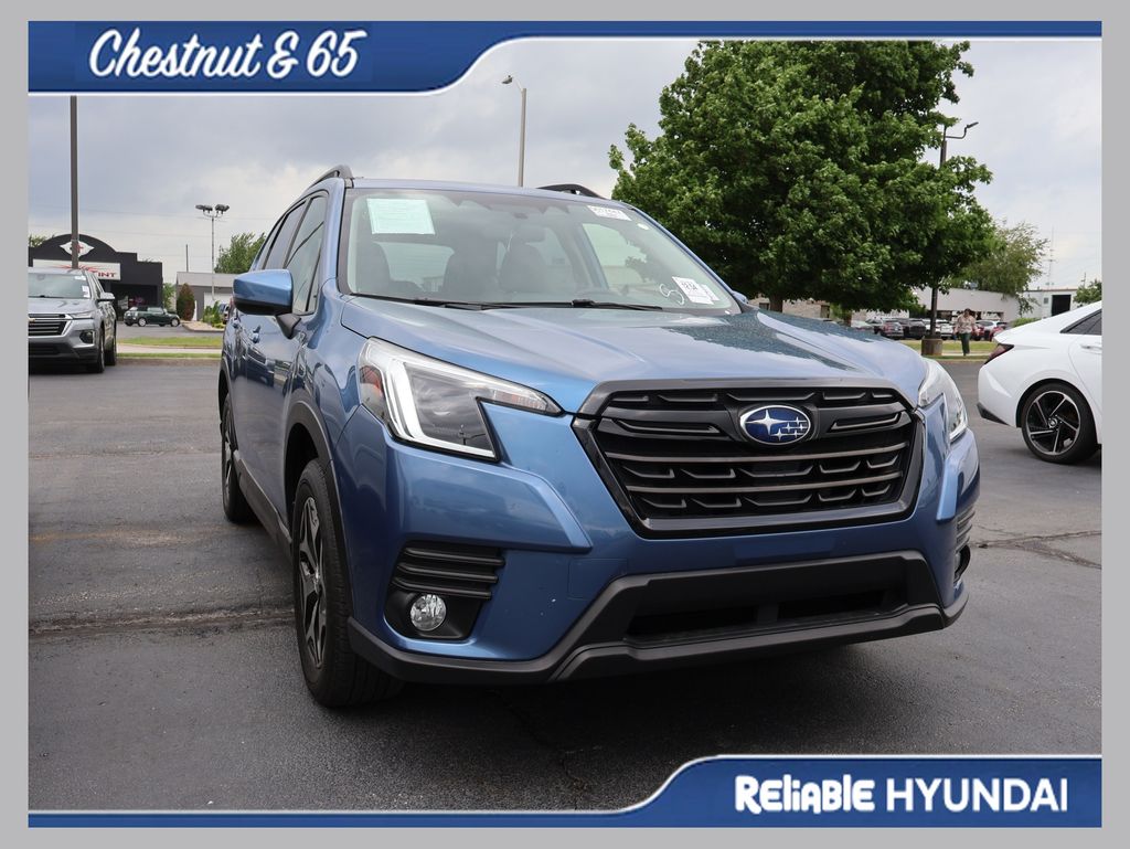 2023 Subaru Forester Premium's photo