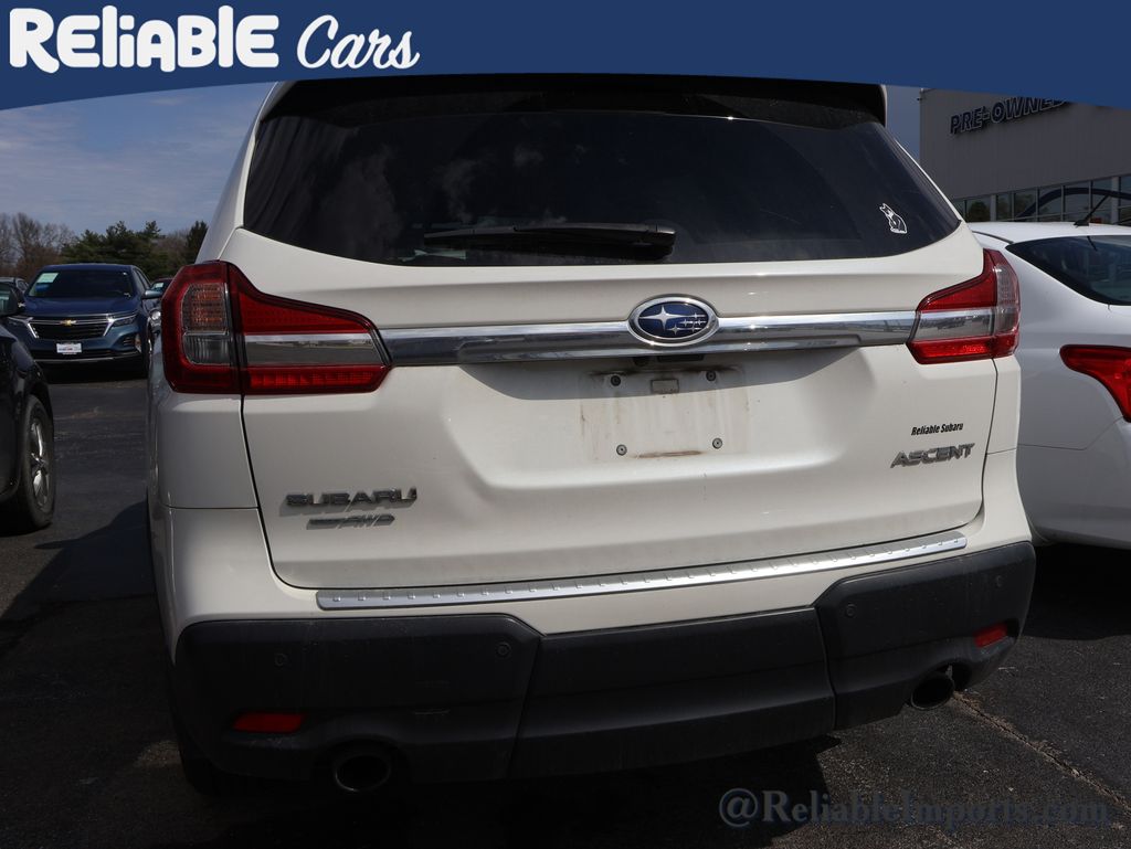 Used 2019 Crystal White Pearl Subaru Premium 8-Passenger image 16